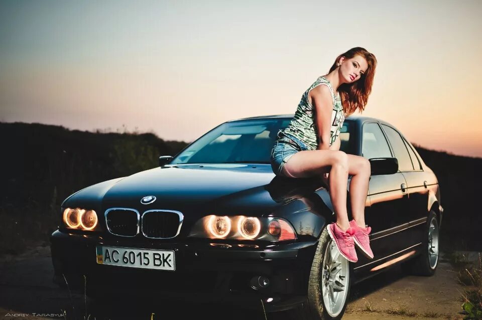 Хочу бэху песня. BMW e39 girl. BMW е39 и девушки. БМВ 5 е39 с девушкой. BMW 5 e39 girls.