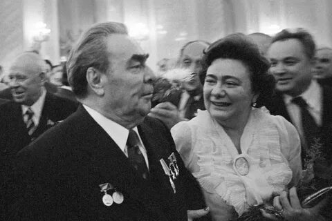 Брежнев с брежневой