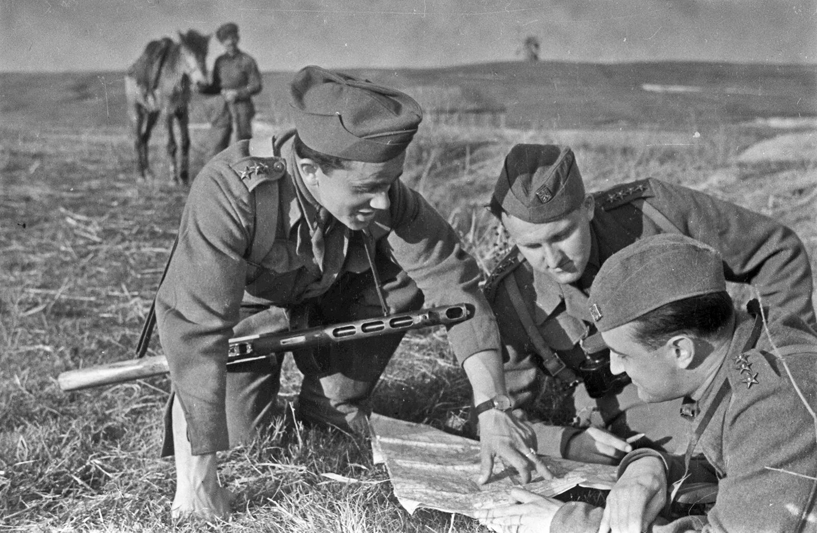 Военнослужащие в военное время. Советские солдаты на учениях. Учения РККА. Военные учения СССР. Армия СССР учения.