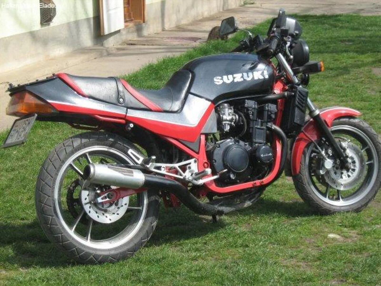 Сузуки 400 кубов 2002. Сузуки мотоциклы дорожные. Хонда бандит 1200. Suzuki gsf 400 bandit. Мотоцикл сузуки 400 кубов.
