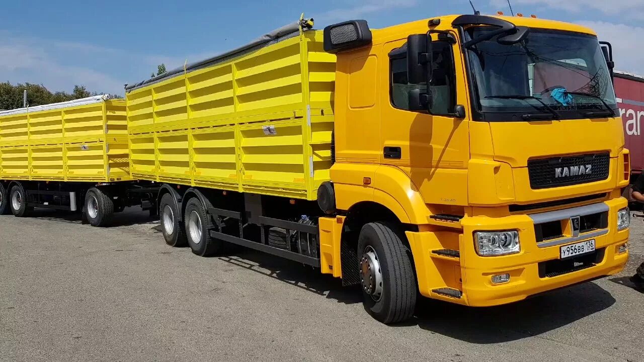 Камаз 65207 купить. КАМАЗ 65207 бортовой зерновоз. КАМАЗ 65207 зерновоз самосвал. КАМАЗ 65207 зерновоз с прицепом. Грузовик КАМАЗ 65207 зерновоз с прицепом.