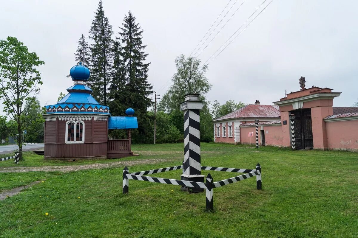 выра гатчинский район домик станционного смотрителя. дом станционного смотрителя деревня выра. деревня выра гатчинский район ленинградская область фото. дом станционного смотрителя деревня выра. выра музей станционного смотрителя.