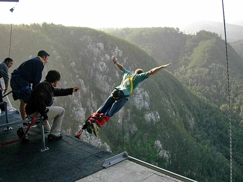 Где прыгают с высоты. Банджи-джампинг Ройал-Гордж. Мост Ройал-Гордж прыжки. Банджи джампинг самый высокий в мире. Royal gorge банджи джампинг.