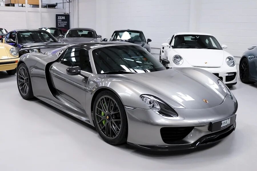 Порше чей производитель. Porsche 918 2004. Porsche Carrera gt 2005.Porsche.918.Spyder.. Porsche 918 Wrap. Порше 911 968.