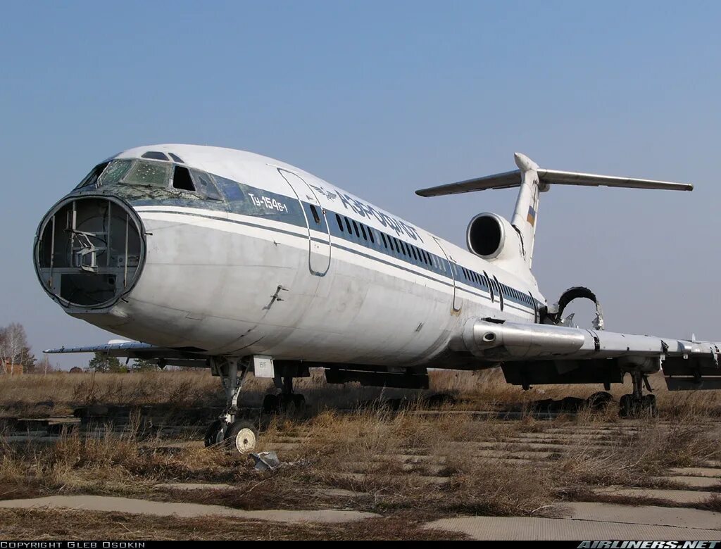 Самолеты в барнауле купить. Заброшенный самолет ту 154. Ту-154б-1. Ту-154 пассажирский самолёт. Заброшенные самолет ту 134 Аэрофлот.