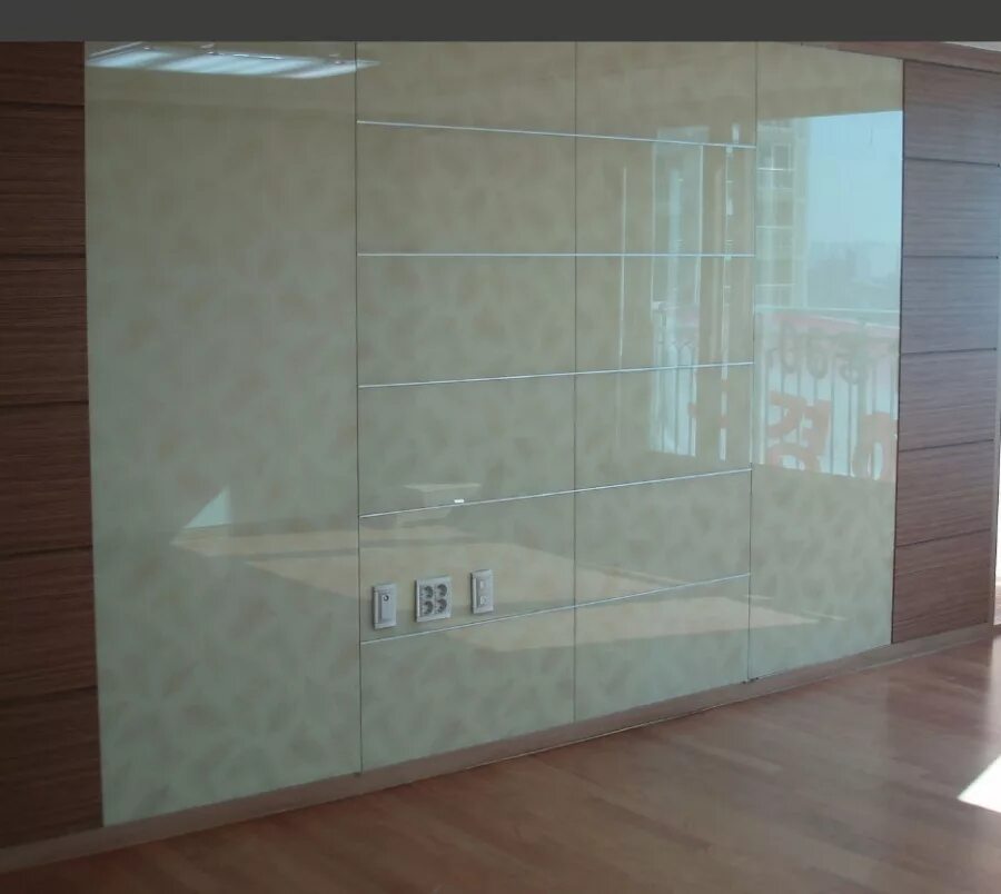 Стенка янна орех пегас. Пенза со стеклом. Музей стекла в никольске пензенской области. Пенза со стеклом. Стол из каленого стекла.