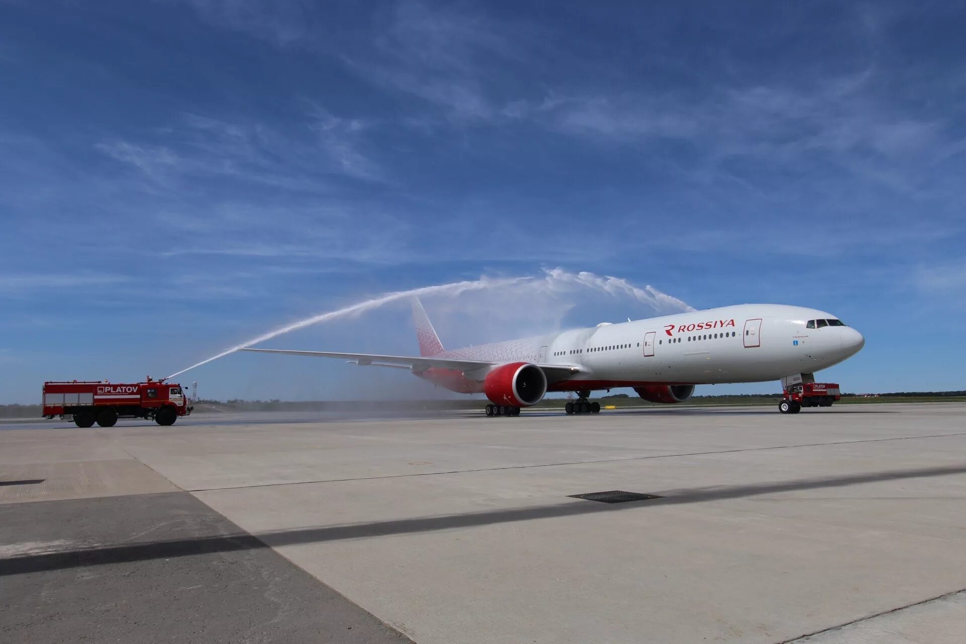 Boeing 777 300er россия. Боинг 777 широкофюзеляжный. Боинг 777-300 Россия. Боинг 777-300er Россия. Boeing 777‑300er широкий фюзеляж.