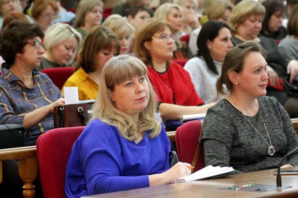 Начальник управления образования ижевск. Управление образования ижевск. Управление образования администрации города ижевска. Петрова светлана геннадьевна. Управление образования ижевск логотип.
