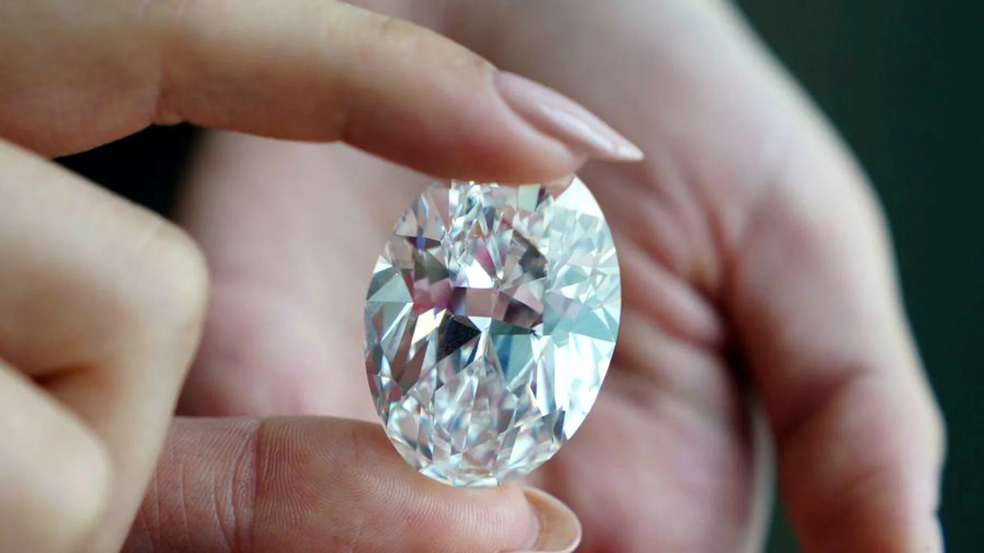 Большой карат. Самый большой Алмаз Куллинан. Алмаз 100 карат. Алмаз 600 карат.