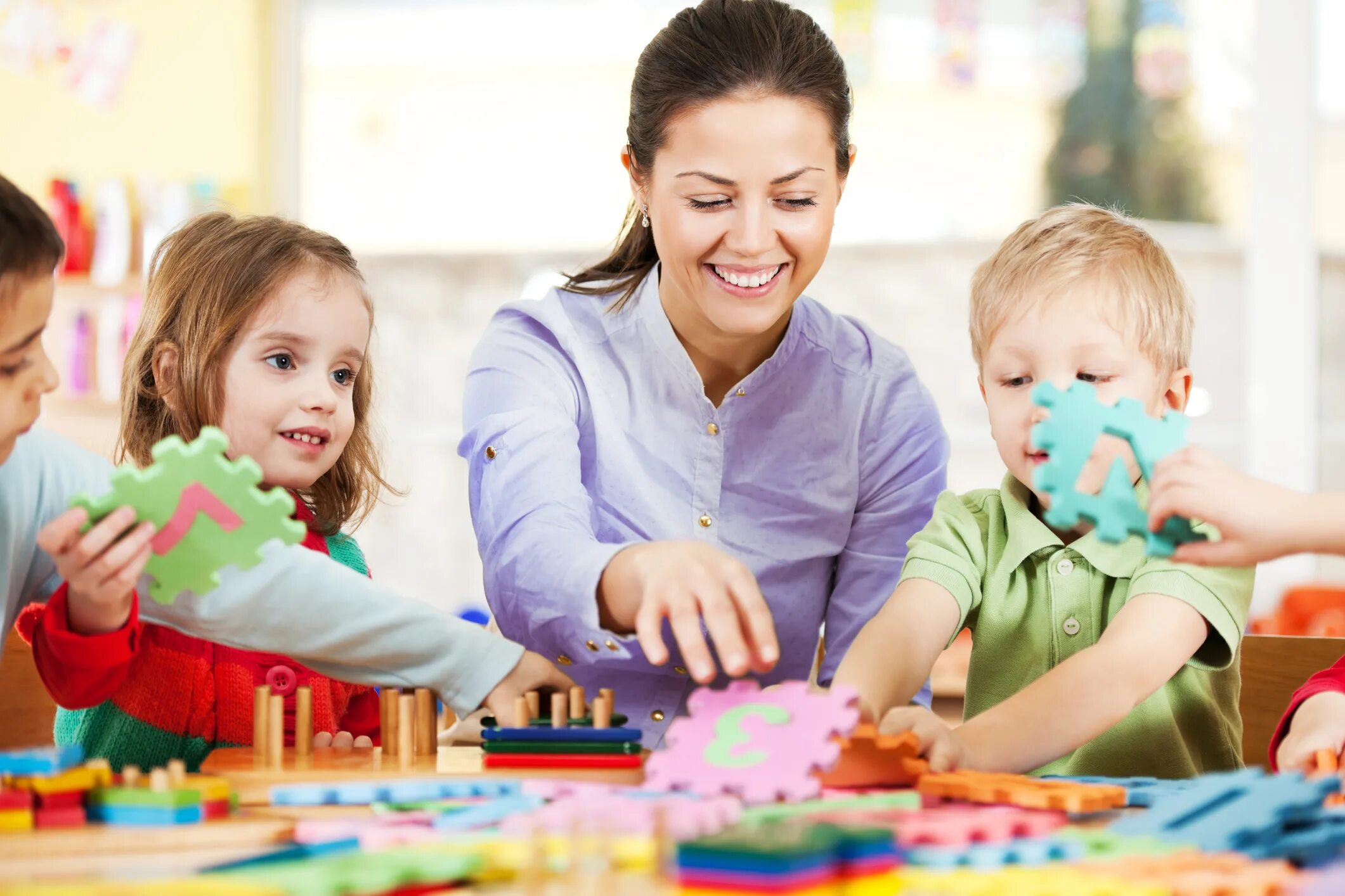 игры для девочек няня. игры для девочек в детском саду. игры няня в саду. игры для детей в садике. роуз игра.