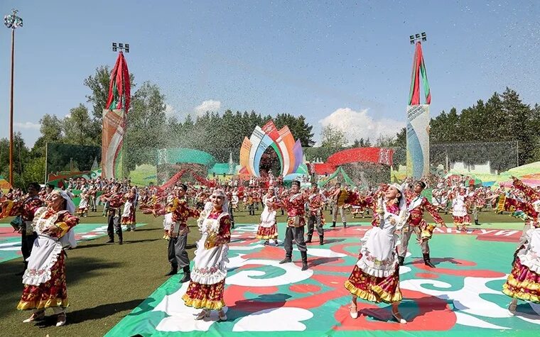 Какой праздник в татарстане. Сабантуй татарский праздник. Татарский народный праздник Сабантуй. Сабантуй татарский праздник краткое. Праздники народов Татарстана для дошкольников.