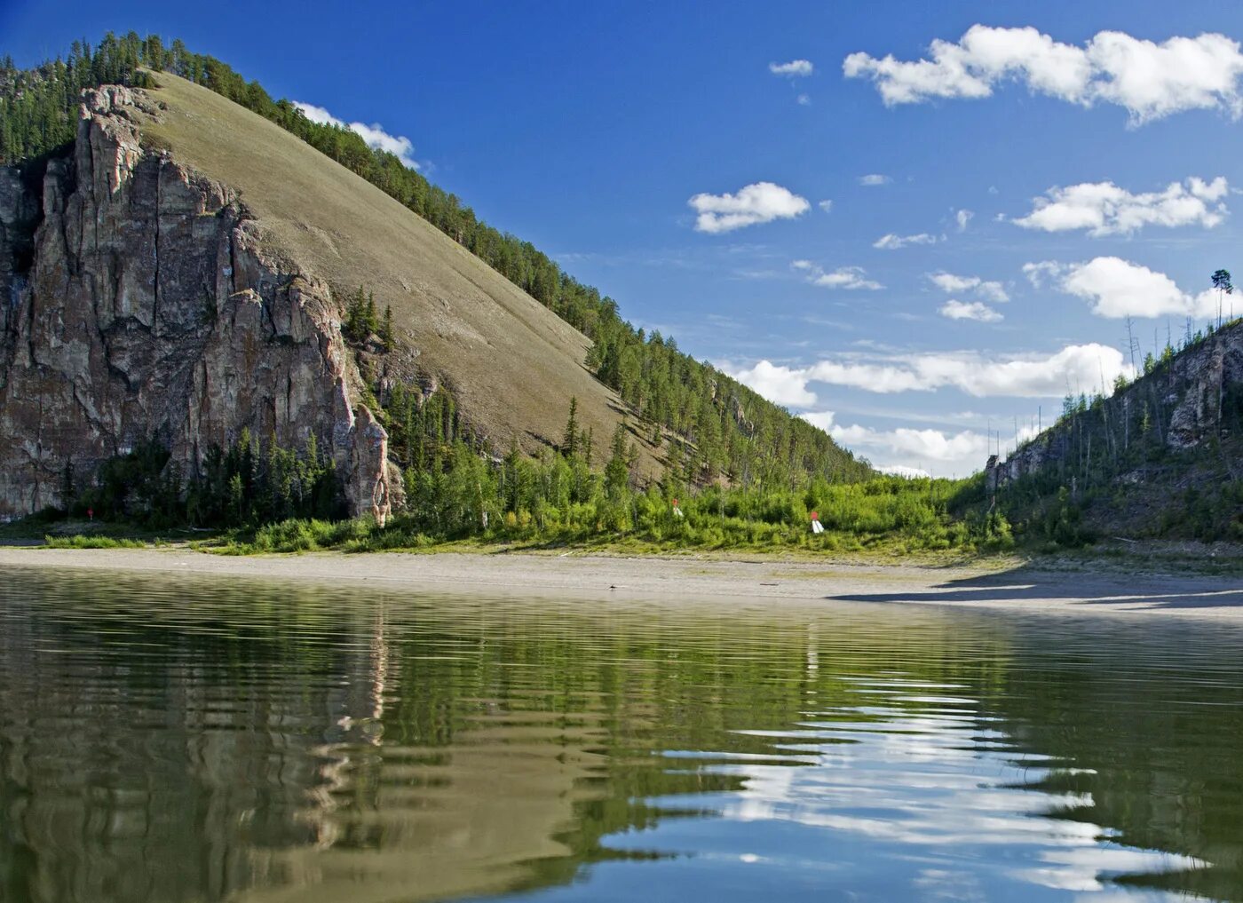 Река Лена в Якутии. Сибирь река Лена. Якутия, река Лена (1623). Якутск летом река Лена. Лена возле якутска