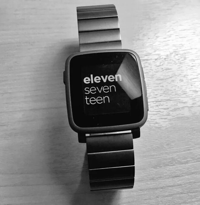 Черно матовые часы. Часы Pebble time Steel. Pebble time Steel Black. Pebble с e-Ink дисплеем.