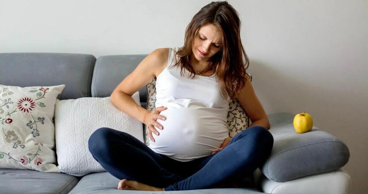 Беременных женщин которые рожают. Беременные женщины. Беременность. Ролики беременных. Беременная женщина рожает.