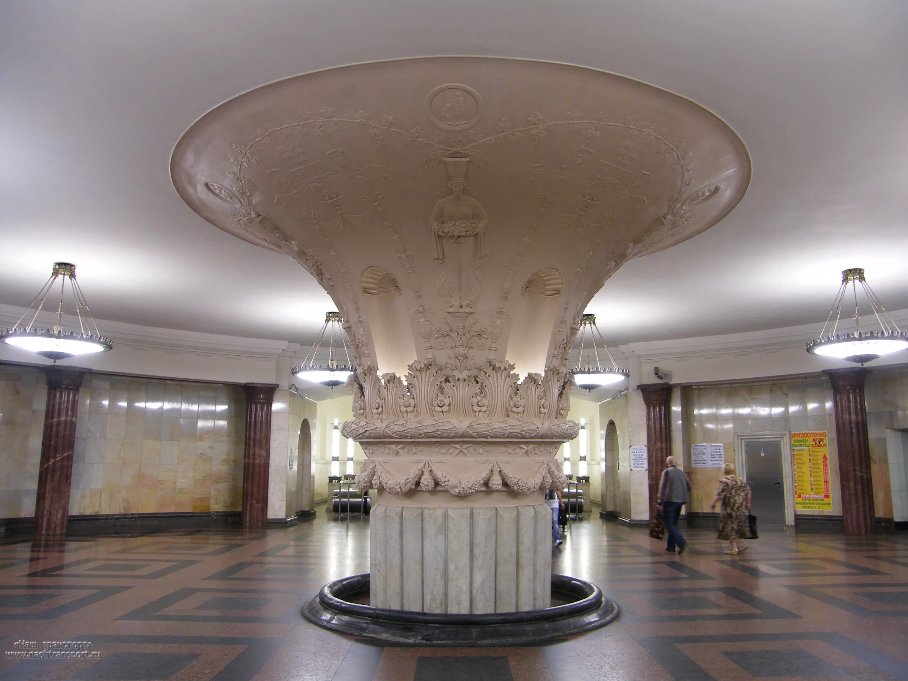 Станция метро курская кольцевая. Метро курская кольцевая. Метро курская кольцевая линия. Станция метро курская кольцевая. Станция курская кольцевой линии.