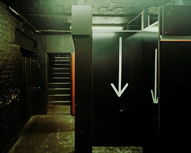 Закулисья backrooms. Бесконечный город backrooms. Квест backrooms. Backrooms игра. Квест backrooms.