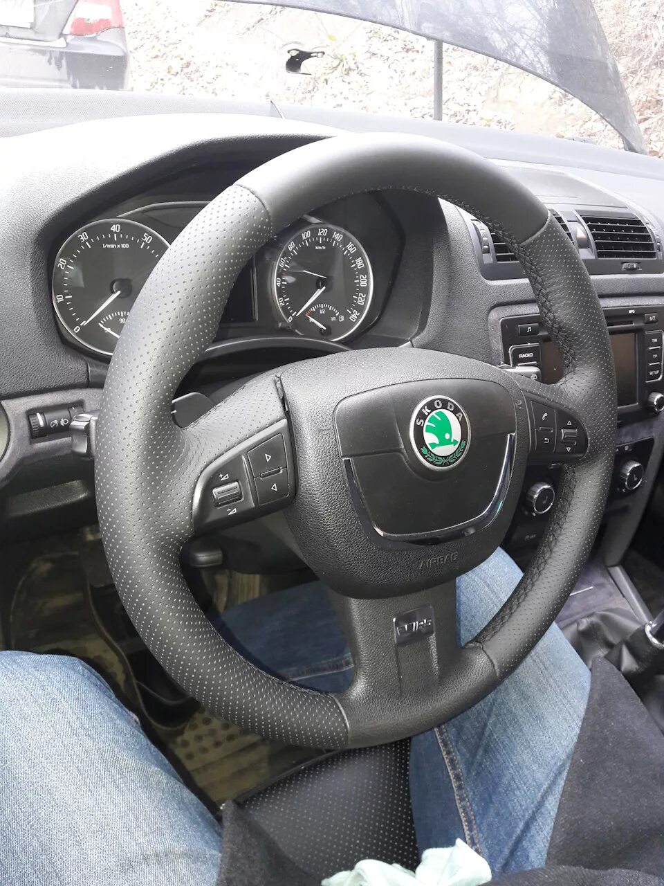Как снять руль шкода а5. Руль на skoda octavia a5 дорестайлинг.