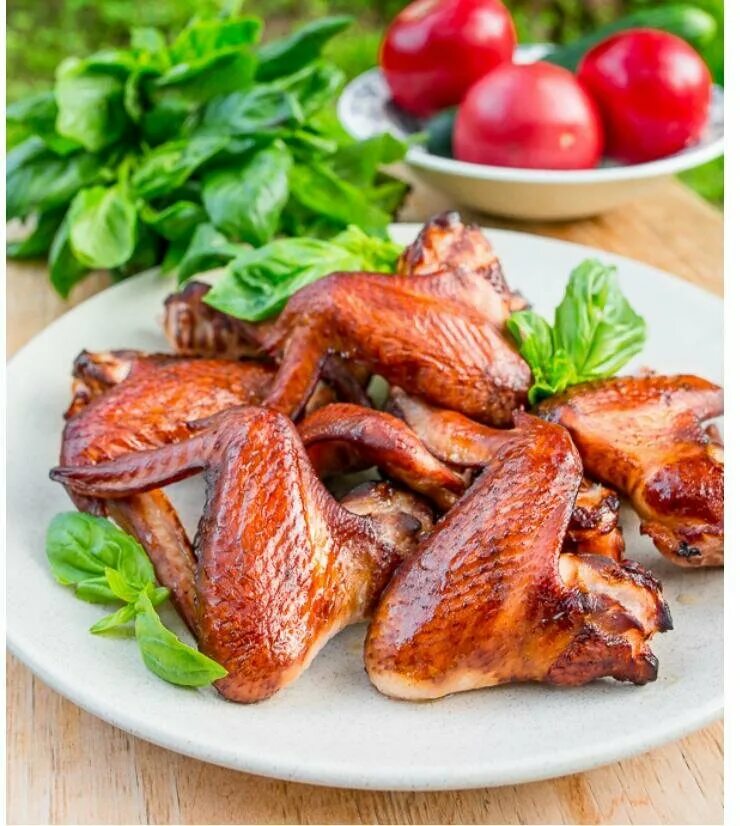 Копченая курица. Копченые куриные крылышки. Курица горячего копчения. Копченая курочка. Копчение куриных.