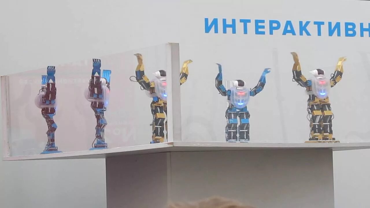 Робот станции. Роботы на вднх павильон. музей роботов вднх.