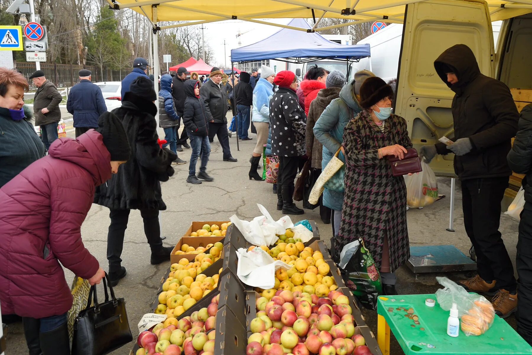 Ярмарка выходного дня. Тюменская продовольственная ярмарка. Большая ярмарка. Ярмарка в витебске. Ярмарка продукты.