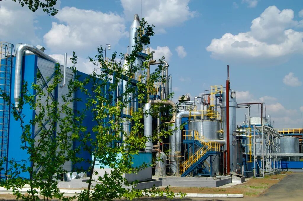 Нпк химресурс. Стол залитый эпоксидной смолой. Реактор для производства эпоксидной смолы. Производство смол. Химическое производство.