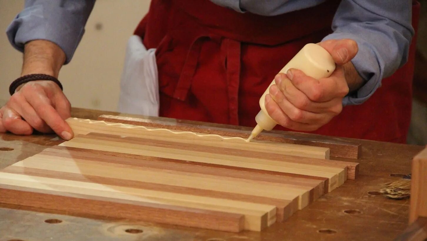 Склеивание техника склеивания. Склеивание древесины. Склейка деревянных изделий. Склеивание деревянных деталей. Склейка деталей из дерева.