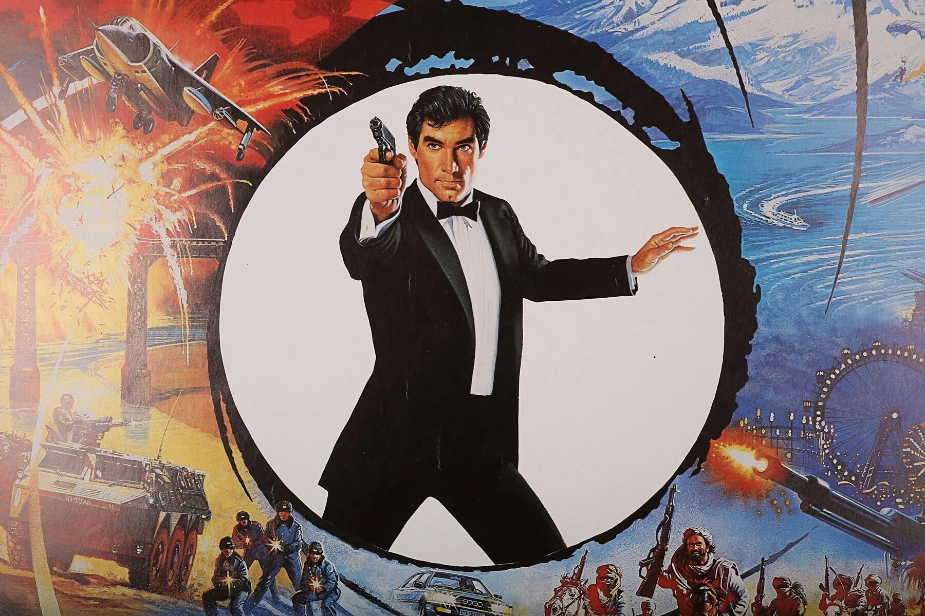 Искры из глаз посыпались. The Living Daylights 1987. 007 Искры из глаз. The Living Daylights Постер.