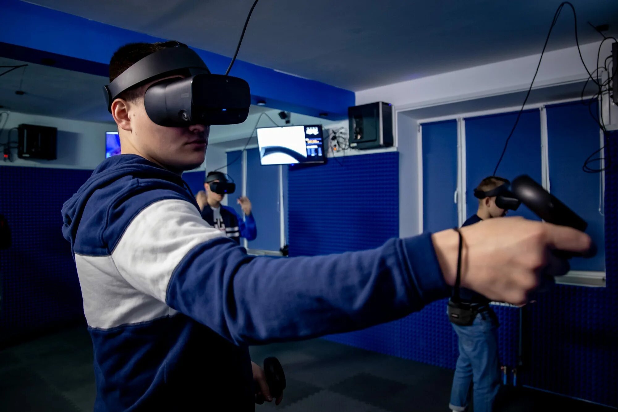 Виртуальная реальность орехово зуево. Vr в санкт-петербурге. Клуб виртуальной реальности калуга на дзержинского. Виртуальная реальность орехово зуево. Клуб виртуальной реальности.