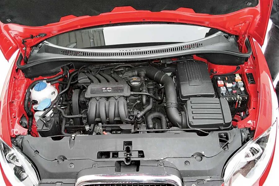 Мотор seat. Двигатель seat altea 2008. seat leon 2008 2.0 под капотом. сеат альтеа под капотом.