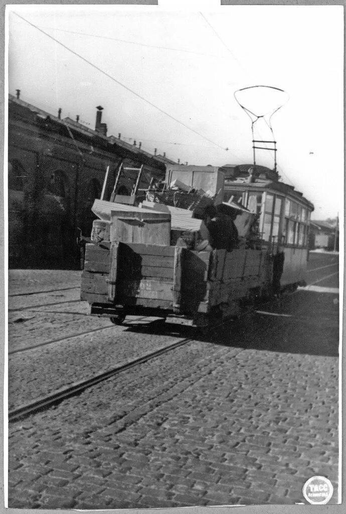 Грузовик трамвай. Грузовой трамвай Санкт-Петербурга. Трамвайные грузоперевозки. Севкабель грузовой трамвай. Трамвай грузовой г 57.