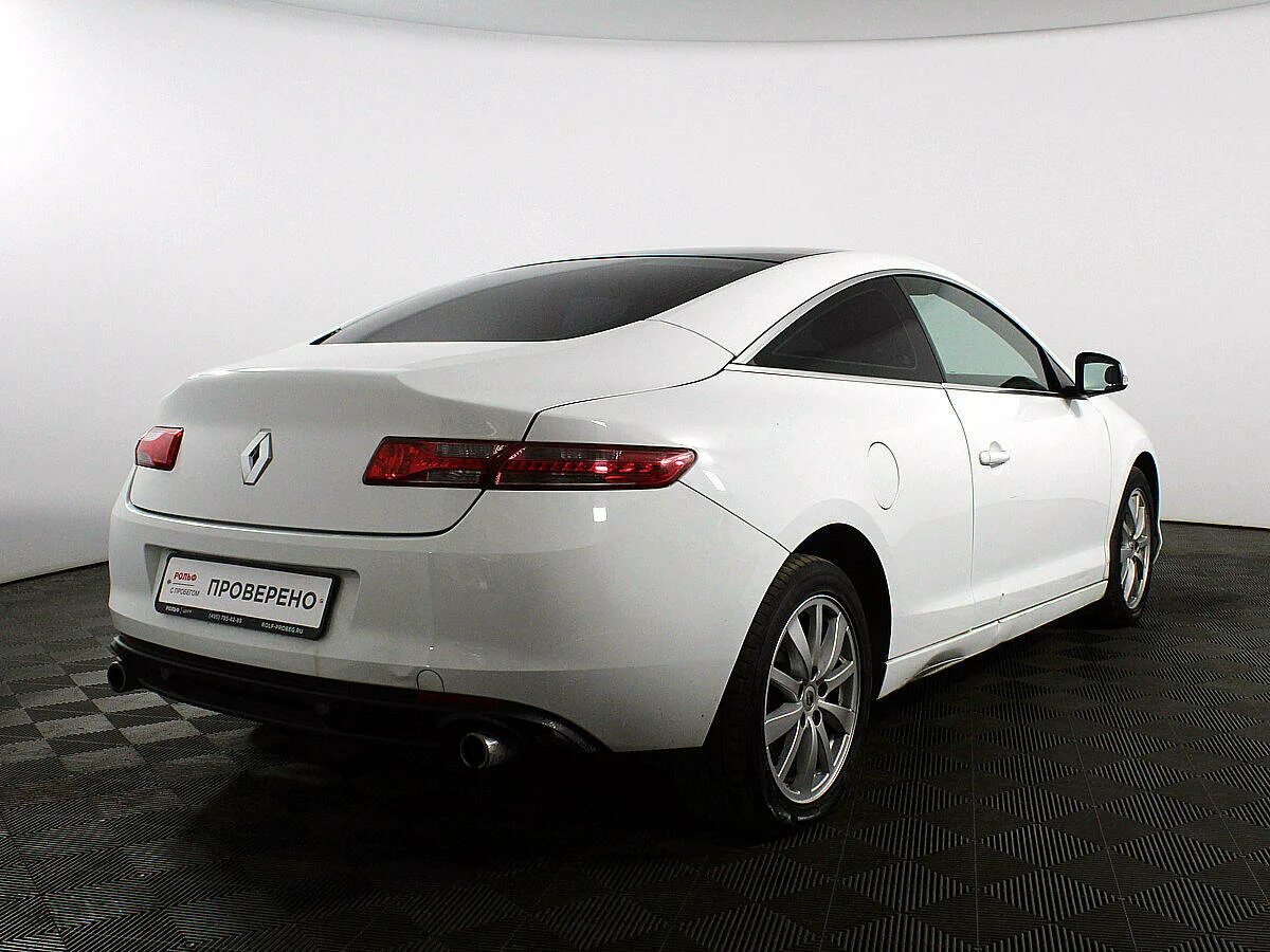 Renault laguna купить. Рено Лагуна белая. Рено Лагуна 3 белая. Рено Лагуна 3 купе. Рено Лагуна купе 3 белая.