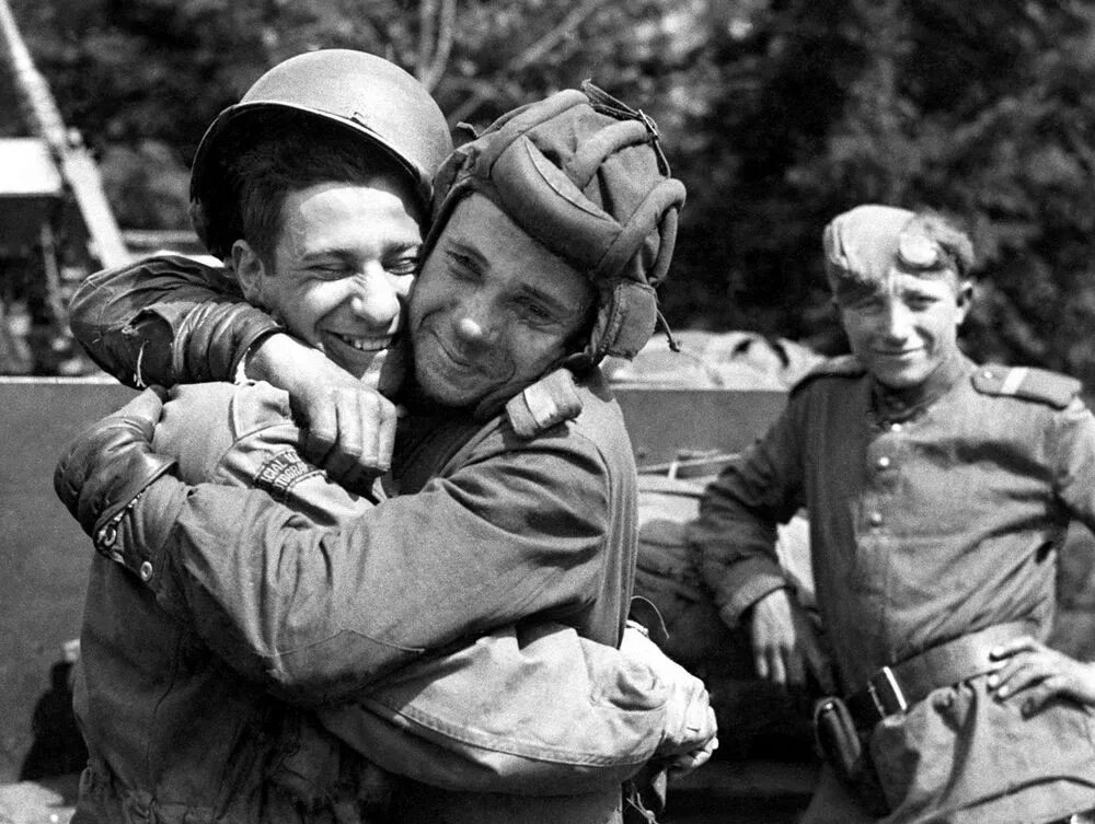 Четверо военных. Солдаты ВОВ 1941-1945. Советский солдат. Военные фотографии. Солдаты Великой Отечественной войны.