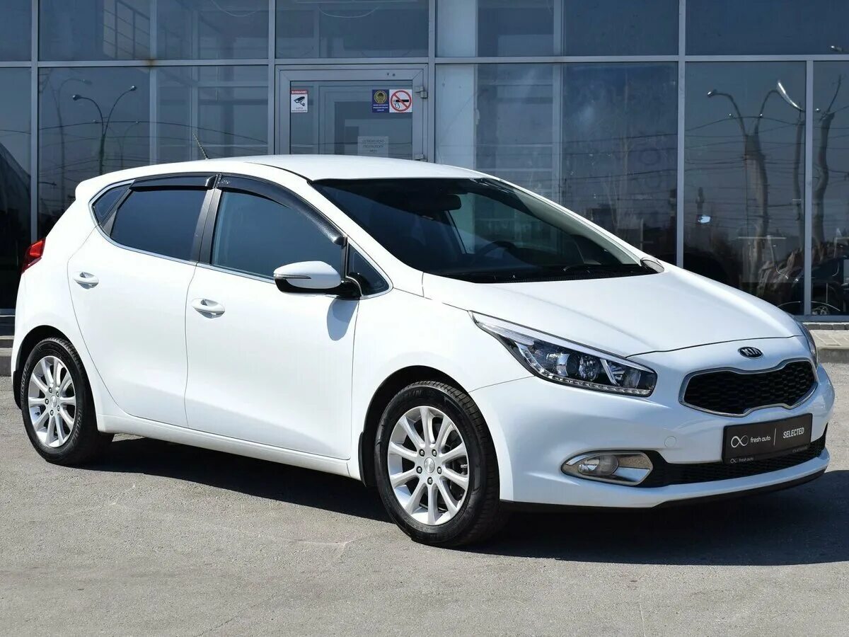 Киа сид 11. Kia Ceed 2014 хэтчбек. Киа СИД 2014 года белая. Kia Ceed 2 белый. Киа СИД белая.