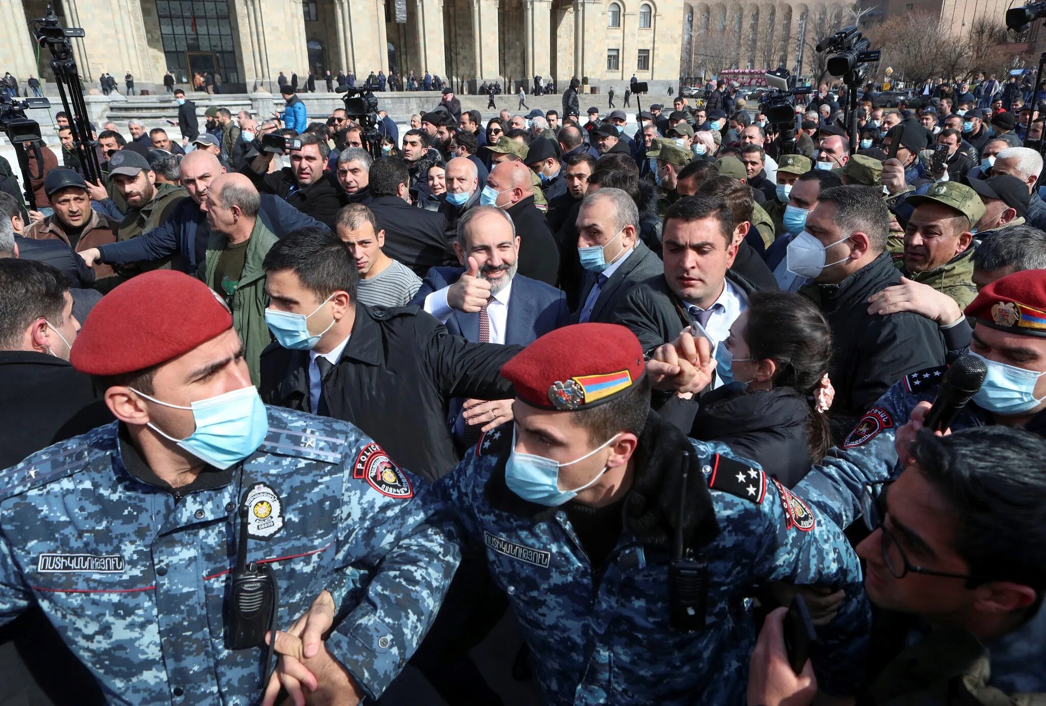 Армения сегодня ютубе. Протесты в Армении 2021. Митинг в Армении 1.12.2022. Никол Пашинян на митинге. Протесты в Ереване.