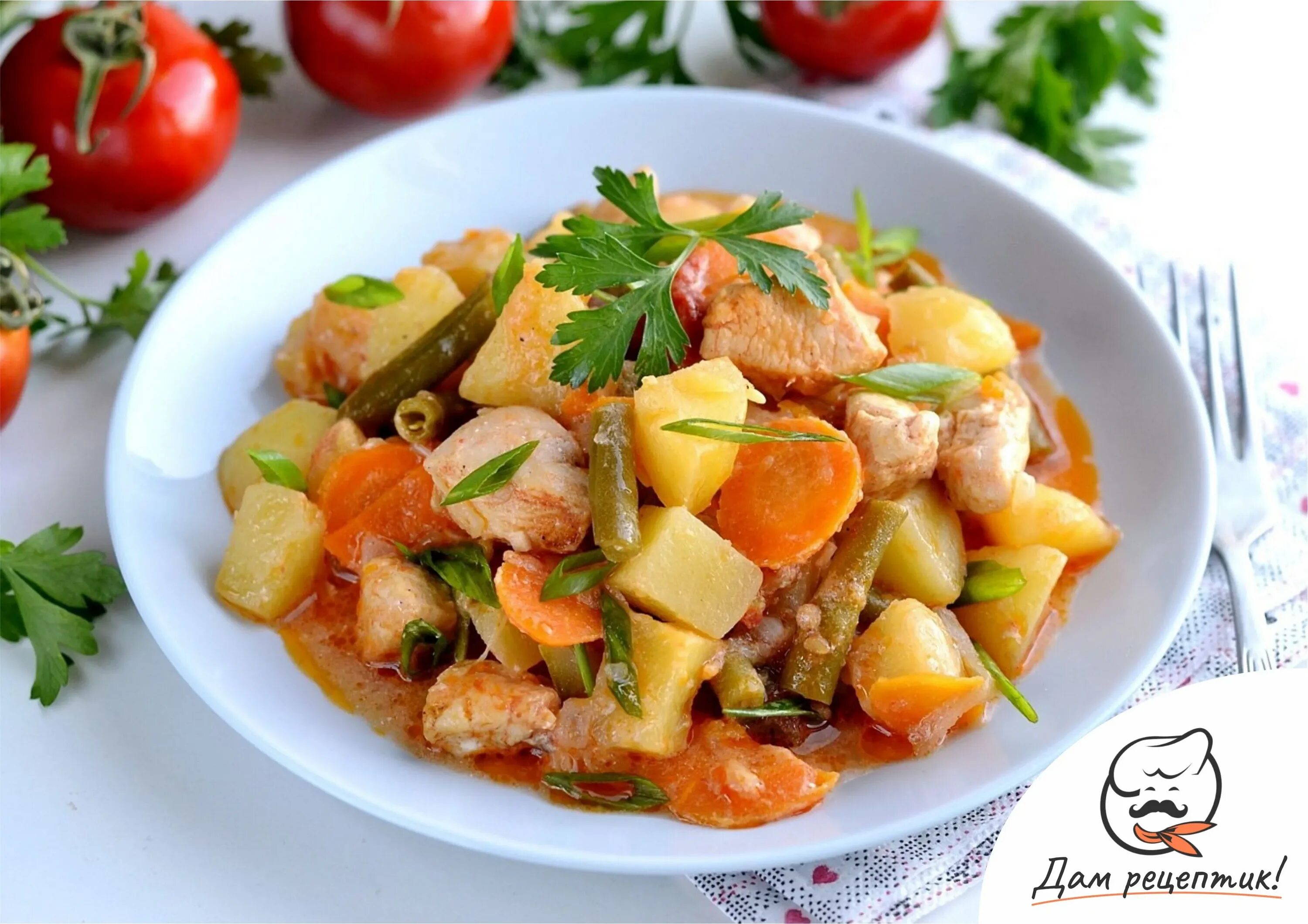 Куриное рагу с картошкой и кабачком. Рагу из кабачков и картошки с курицей. Рагу с куриной грудкой. Рагу с куриным филе. Рагу в казане с картошкой и курицей.