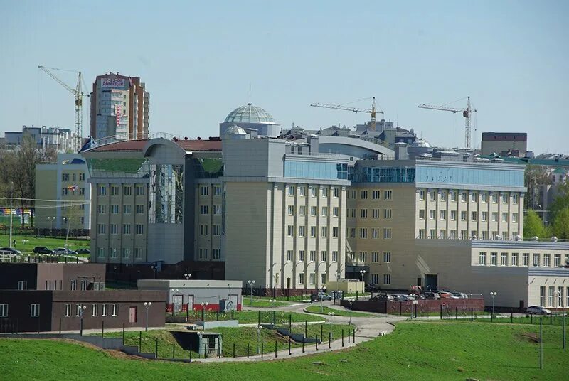 Верховный суд Чебоксары. Полпредство Чувашии здание. Здание Верховного суда Чебоксары. Россельхозбанк здание Чебоксары президентский бульвар.