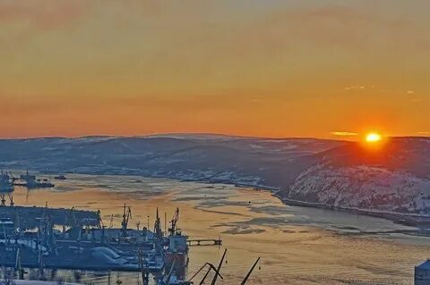 Мурманск сколько длится день