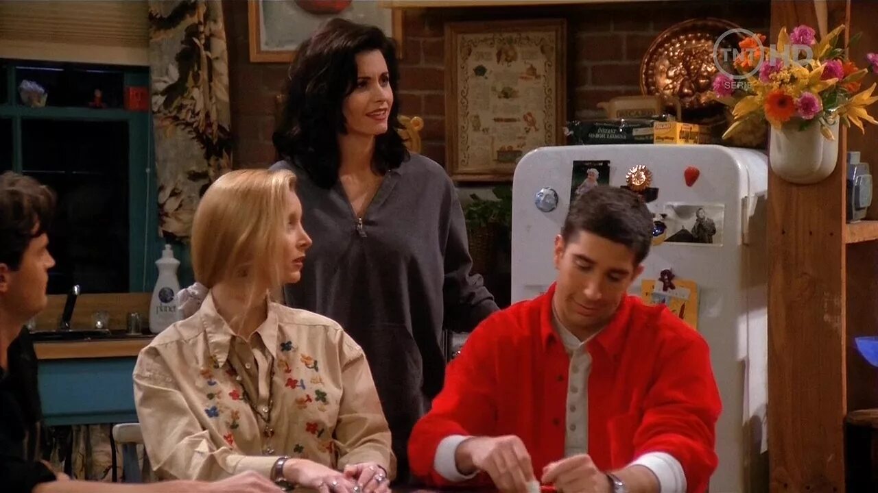 The one with all. Фиби и росс. Друзья парамаунт. Рена шерил софер в сериале друзья. Регби в сериале друзья.