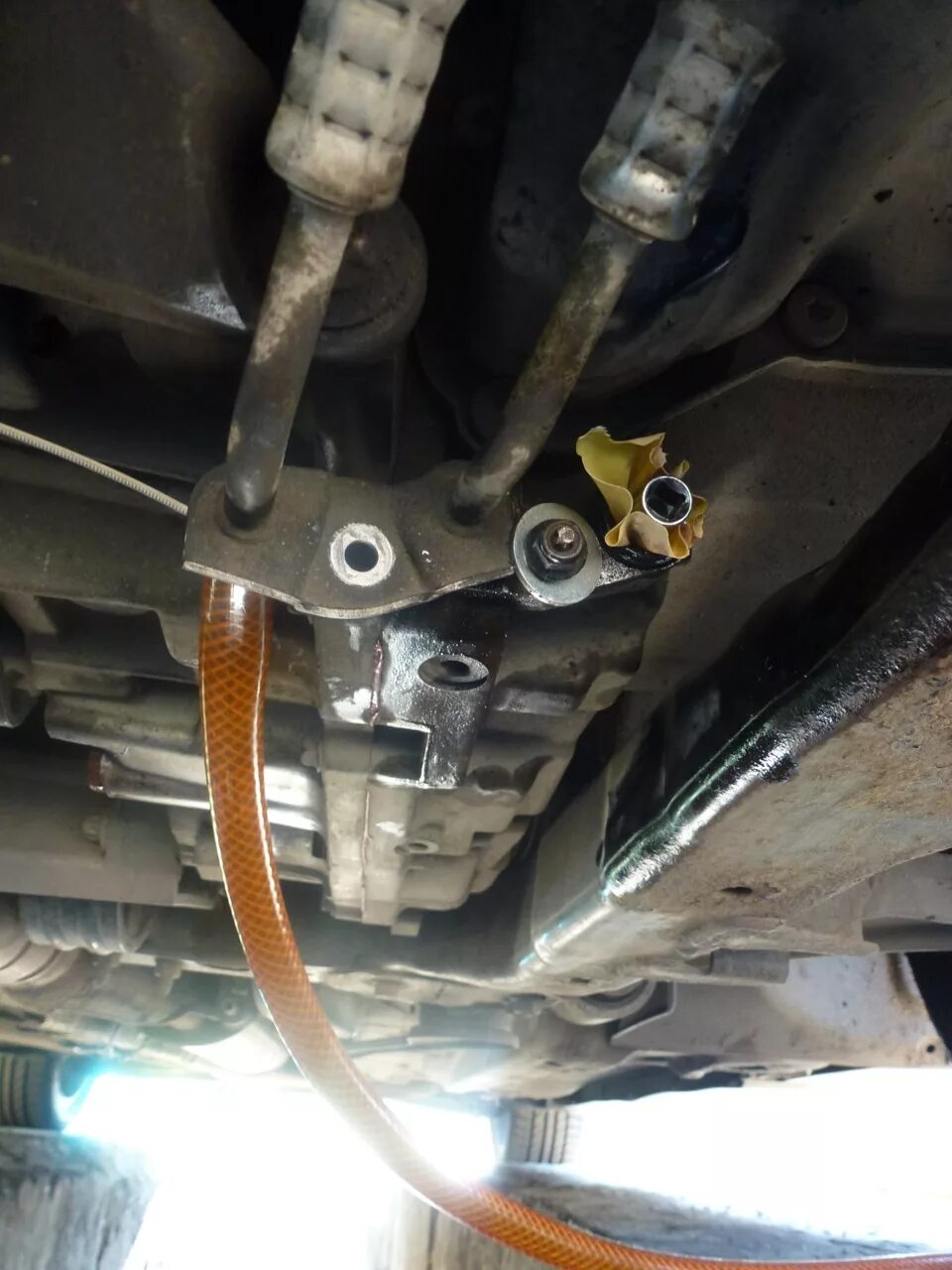 Показать как заменить масло акпп джатка Замена масла АКПП 722.9 Liqui Moly ATF TOPTEC 1600 Mercedes-Benz E-class (W211