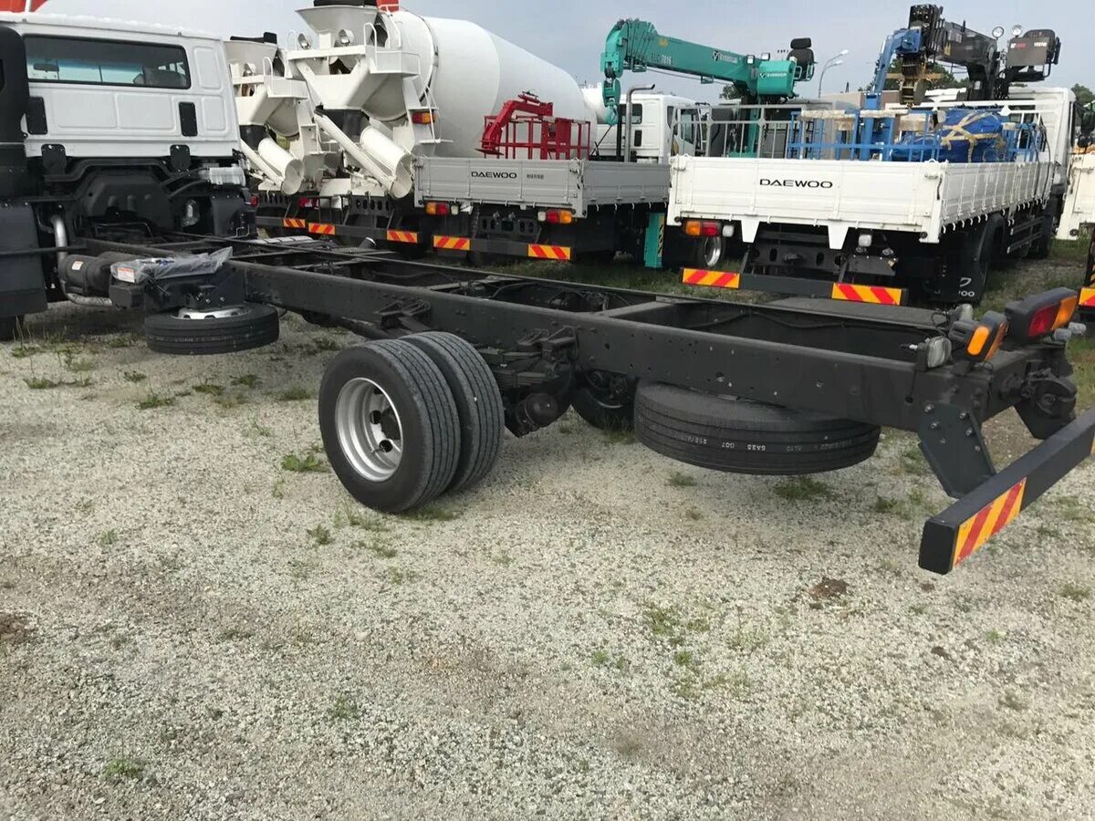 шасси daewoo novus ch7aa 18 тонн. шасси 4х2. камаз 43502-3036-66. шасси скания 6х4. шасси 4х2.