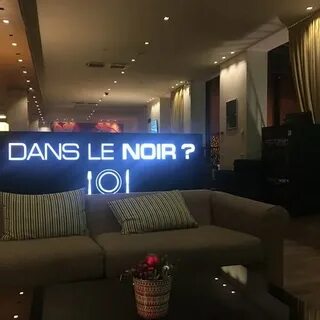 Dans le noir