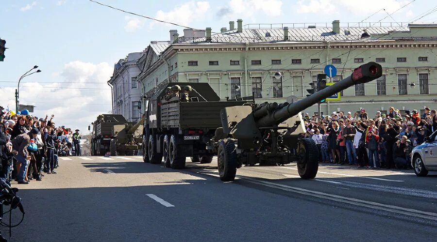 Парад 9 мая в Санкт-Петербурге. День Победы Санкт Петербург. Парад на Дворцовой площади Военная техника. Петербург 9 мая. Парад 9 мая спб