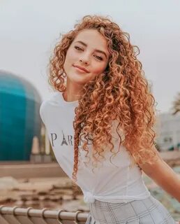 Sofie Dossi 02/12/2021 - Hawt Celebrities.