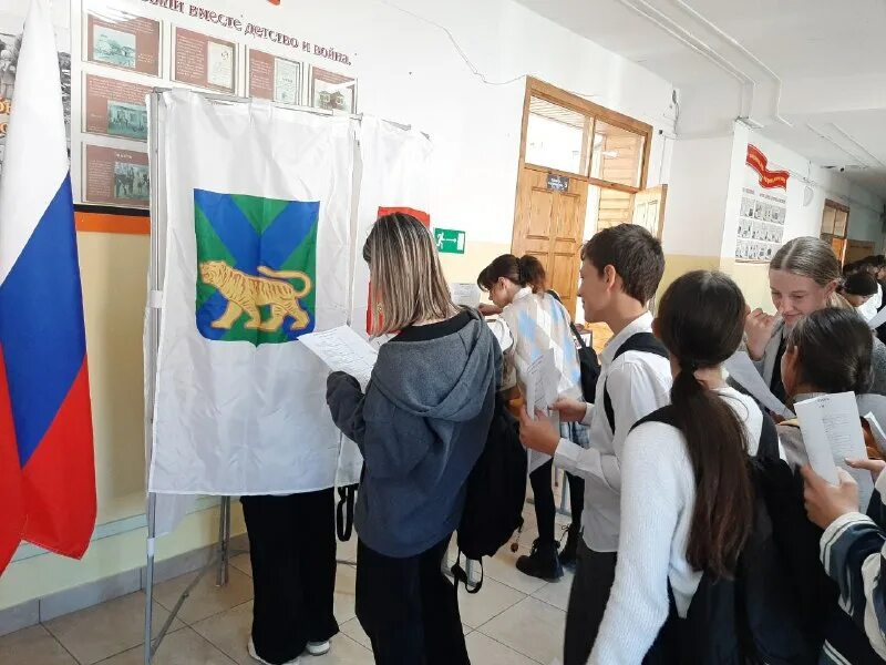 Мбоу оц содружество. Гимназия 2 ульяновск юнармейцы. Мбоу оц лидер. Оц лидер бобров. Выпускники колледжа.