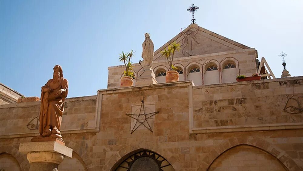 Храм в вифлееме. Храм рождества христова иерусалим. Храм рождества христова в вифлееме. Вифлеемский храм в иерусалиме. Храм рождества христова в израиле.