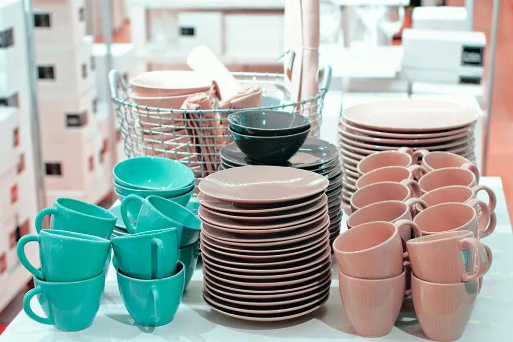 Чистая посуда. Посуда для кухни. Куча посуды. Гора немытой посуды. Посуда.