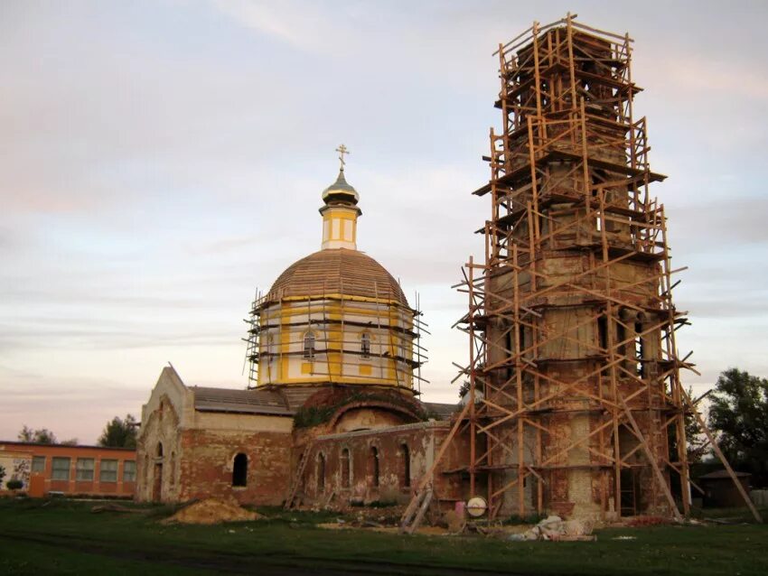 Храм с Вислая Поляна Тербунского. Вислая Поляна Липецкая область. Вислая Поляна Тербунский район Липецкой области. Троицкий храм Вислая Поляна.