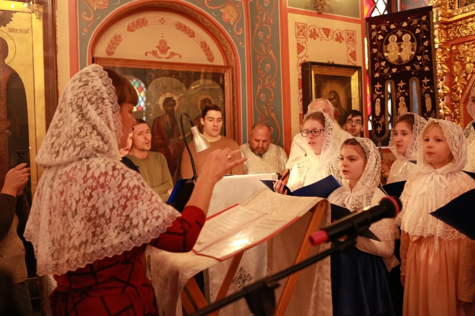 Николо-перервинский монастырь хор. Маковский певчие на клиросе. Регент хора храма самара. Хор храма тихвинской иконы божией матери регент т. Требуется регент.