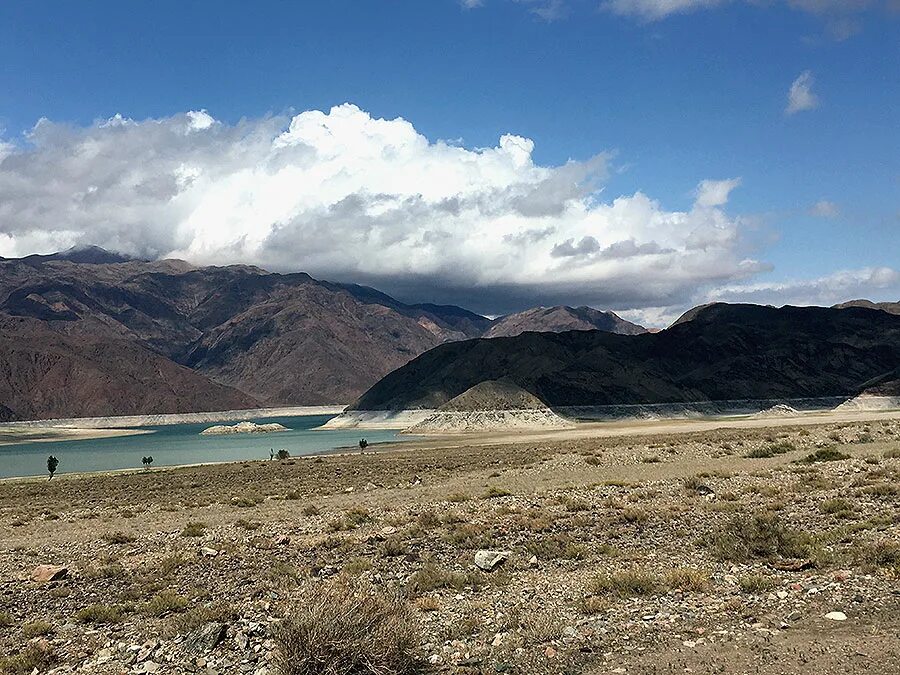 Орто-токойское водохранилище в джалал-абадской области. Ортотокойское водохранилище кыргызстан. Ортотокойское водохранилище киргизия. Орто токойское водохранилище и узбекистан. Орто-токойского (касансайского) водохранилища.