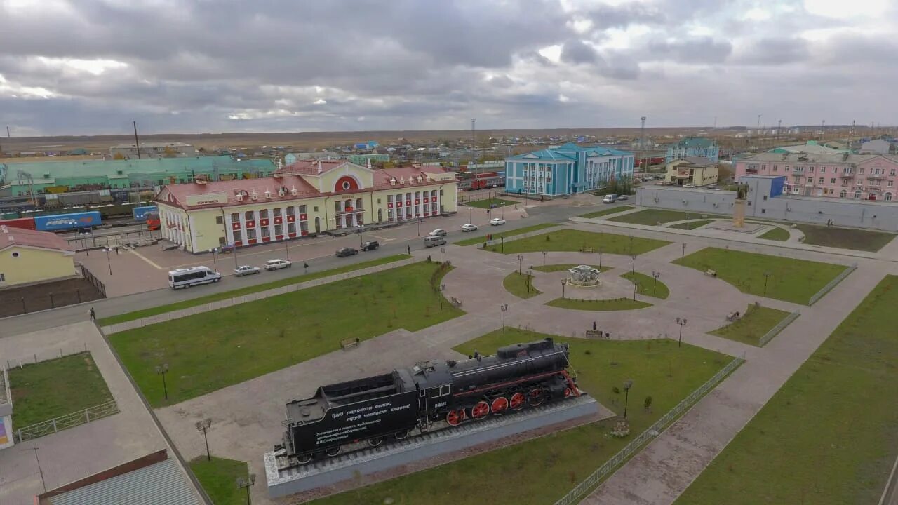 Татарск в контакте. Новый вокзал Татарск Новосибирская область. Железнодорожный вокзал Татарская Татарск Новосибирская область. ЖД вокзал в Татарске Новосибирской области. Новый вокзал в Татарске.